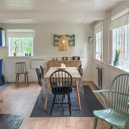 Awesome In Aakirkeby With Wifi Feriehus Åkirkeby