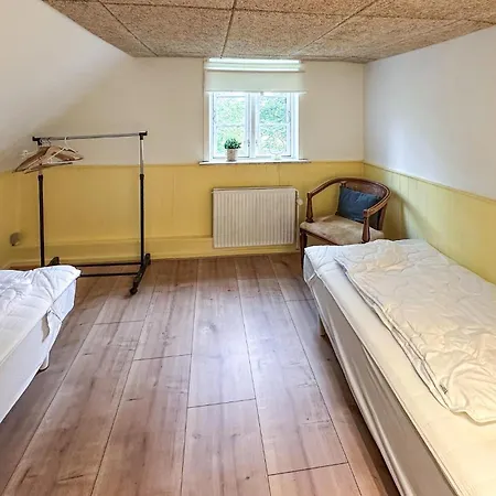 Awesome In Aakirkeby With Wifi