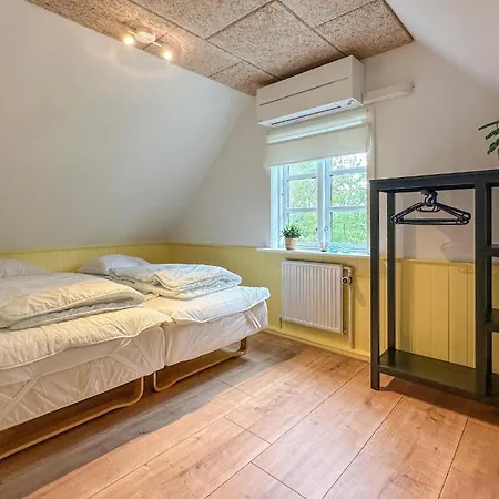 Awesome In Aakirkeby With Wifi *