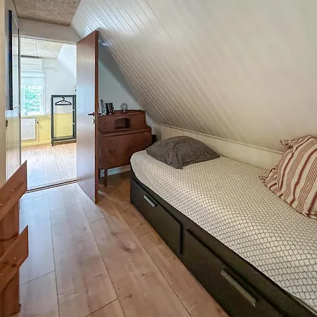 Awesome In Aakirkeby With Wifi *